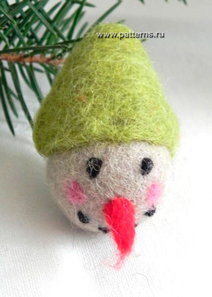 Войлочная игрушка \"Голова снеговика в зеленом колпачке\" (12664-1)