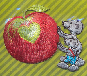 Термоаппликация Mono Quick (12874) – Мышонок с яблоком
